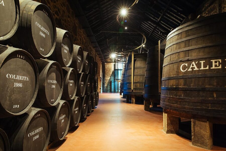 Douro River Cruise with Port Tasting and Lunch - A traditional lunch or dinner by the Luís I Bridge