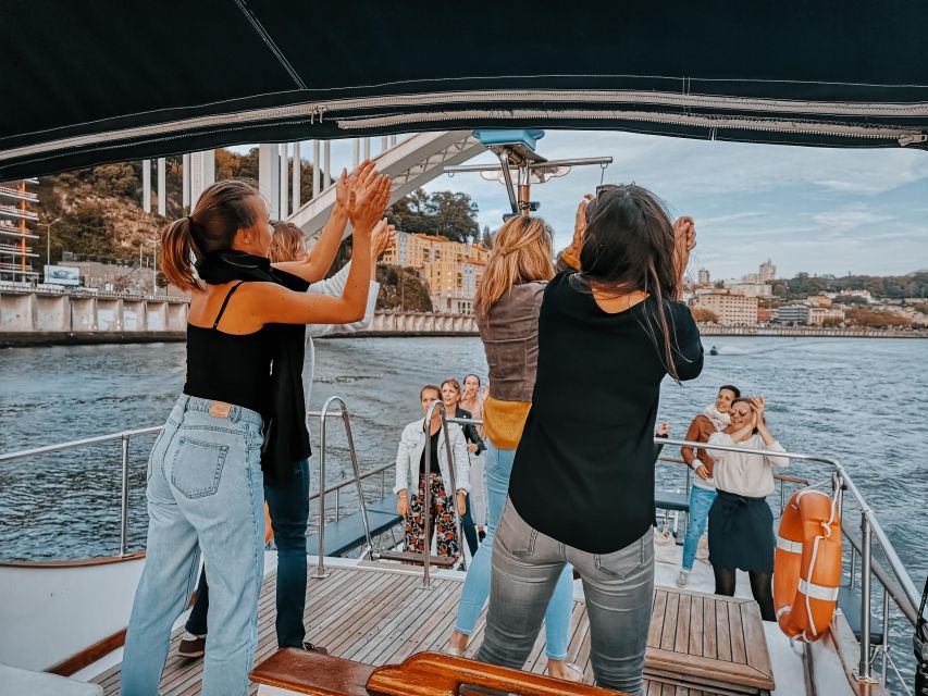 Douro River: Party Boat Tour - Food, drinks, and the party setup