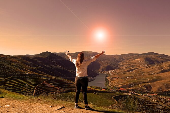DOURO TOURS - Premium Tour - A traditional Portuguese lunch in Pinhão