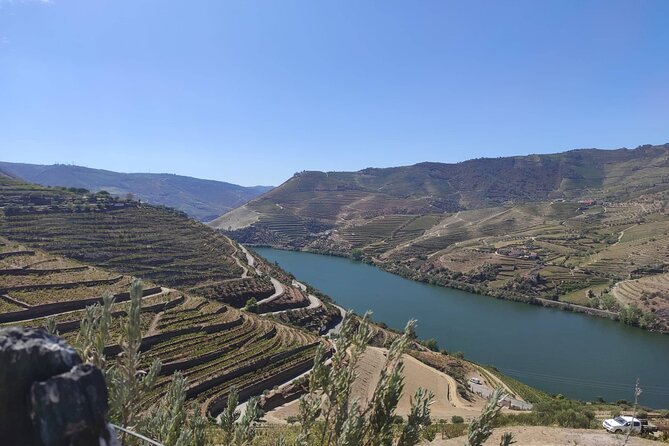 Douro Valley amazing wine Tours - São Cristóvão do Douro and Pinhão add variety