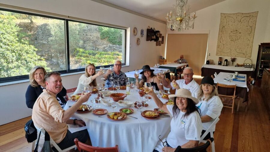 Douro Valley-Expert Guide-Boat-Lunch-Tastings PremiumService - Pinhão by boat, with Vinho Verde on board