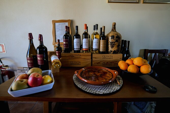 DOURO VALLEY: Lunch in a winery, tastings & 1-h private boat tour - Pinhão and the Douro River cruise