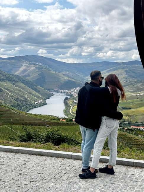 DOURO VALLEY: Premium Wine Tour, Winery Lunch & Private Boat - The farm lunch and old kitchen
