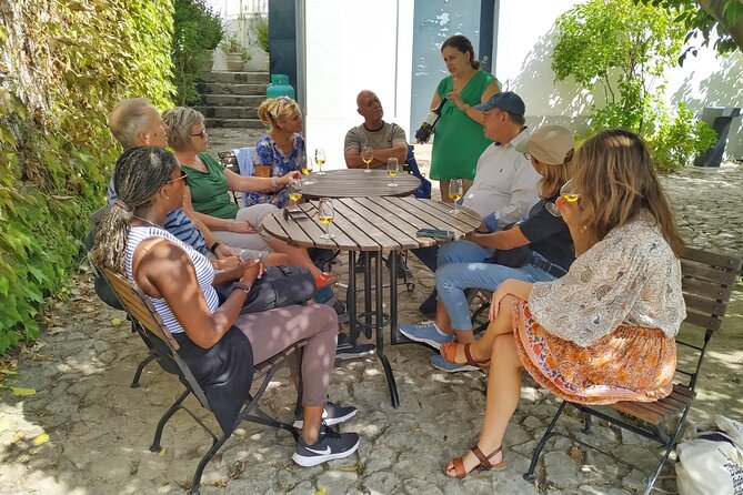 Douro Valley Prime Tour: Wine Tastings, Boat & Lunch from Porto - What the guides add to the day