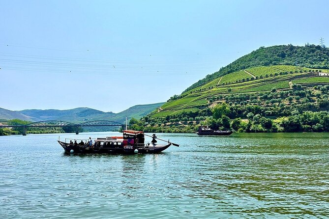 Douro Valley Private Tour: 2 Farms, Lunch & Boat Trip - Guides who shape the day