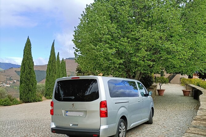 Douro Valley Private Tour - A complete lunch beside the Douro
