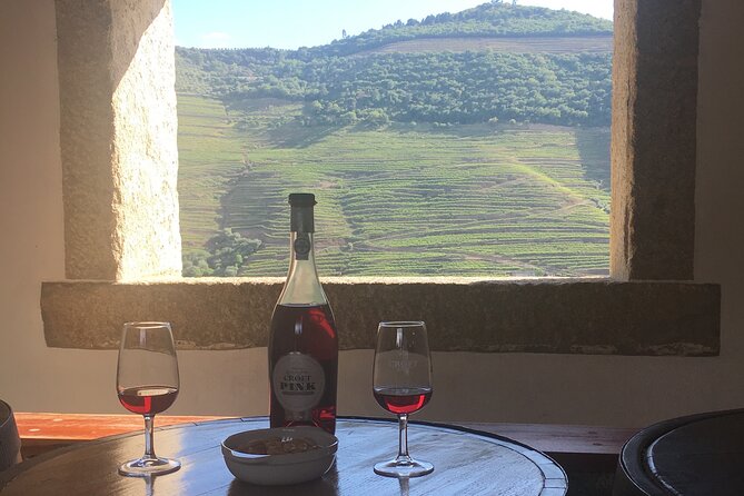 Douro Valley small group tour, Mateus Palace, Lunch and Wine tastings - A guide-led day with little wasted time