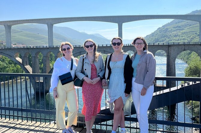 Douro Valley Tour - 3 Wine tastings, Lunch & river Cruise - Sabrosa serves the day’s main meal