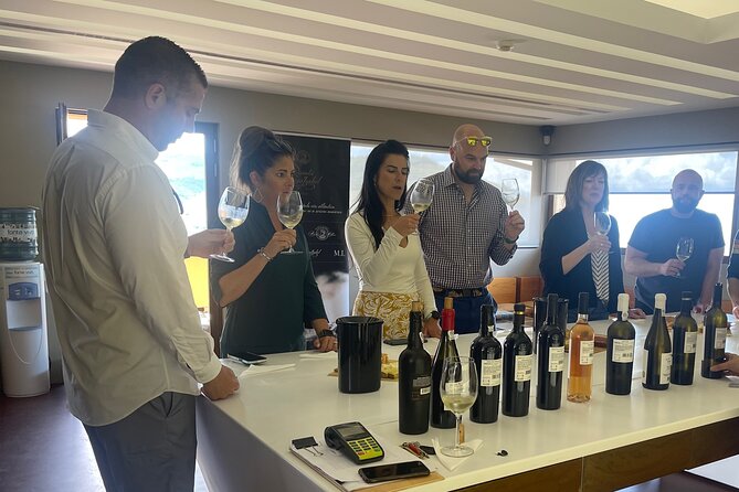 Douro Valley unforgettable experiences - Sabrosa lunch with Douro wine