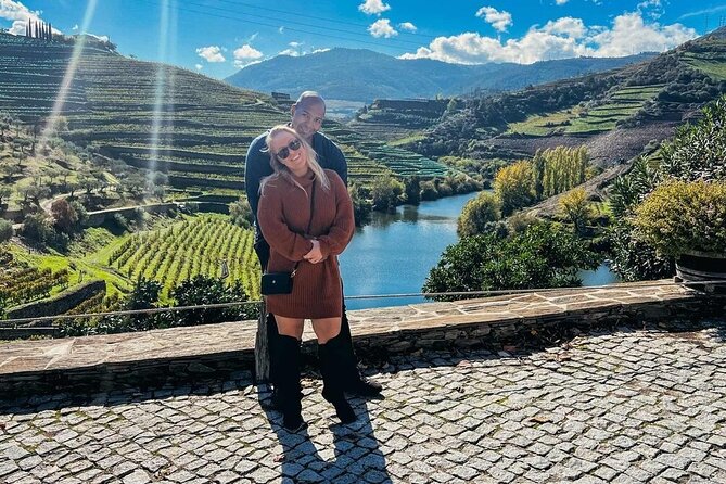 Douro Valley unforgettable experiences - Two viewpoints and the old station at Pinhão