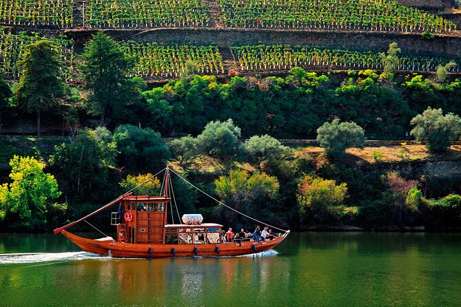 Douro Valley Wine Tour Private Group, 1h Cruise, Lunch from Porto - Lunch near Peso da Régua keeps the day local