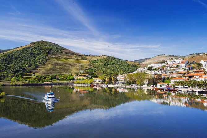 Driver with Private Vehicle in the Douro Valley - Pinhão, the riverfront, and a possible Rabelo boat