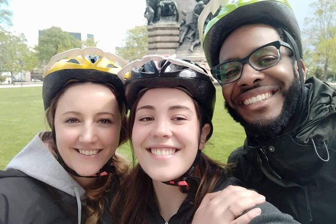 E Bike Porto Downtown and Sightseeing bike tour - Riding beside the river and out to the sea