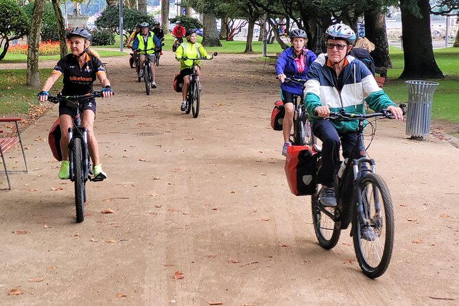 E Bike Porto Downtown and Sightseeing bike tour - Group ride or private outing