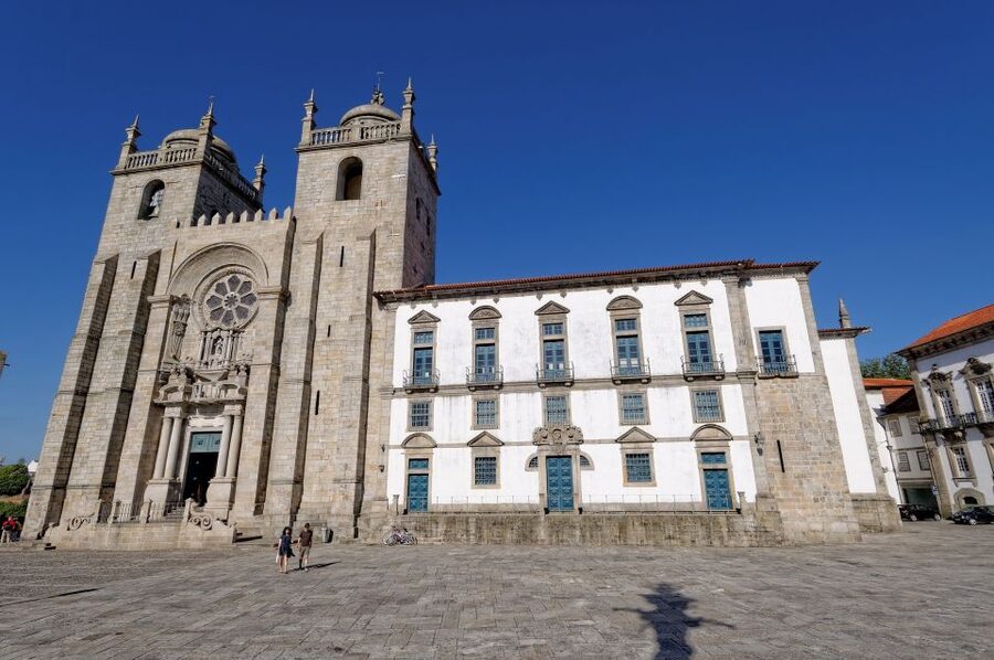 Essential Porto Walking Tour - Landmarks become easier to read with a guide