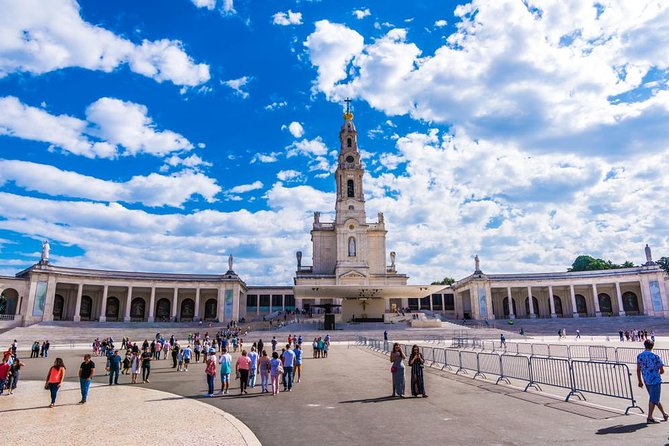 Fátima & Coimbra: Full Day Private Tour from Porto - The long drive from Porto to Fátima