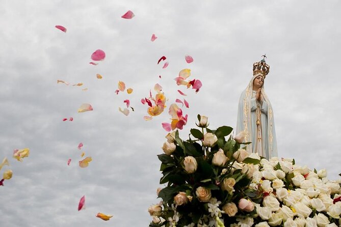 FÁTIMA Private Shrine and Pastorinhos Tour from Porto - The Basilica of the Holy Trinity