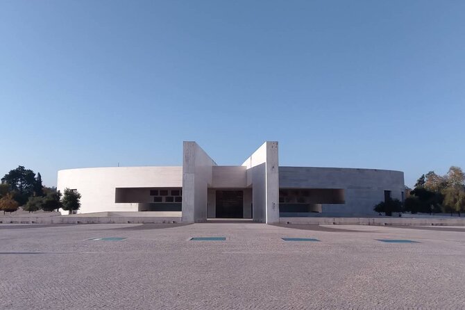 FÁTIMA Private Shrine and Pastorinhos Tour from Porto - Valinhos and the Way of the Cross