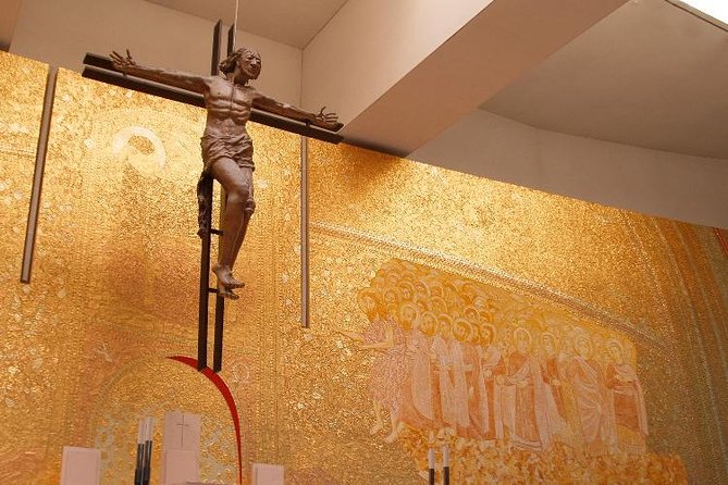 Fátima private tour from Porto in Mercedes car (1 to 4 people) - The Chapel of Apparitions and the prayerful center