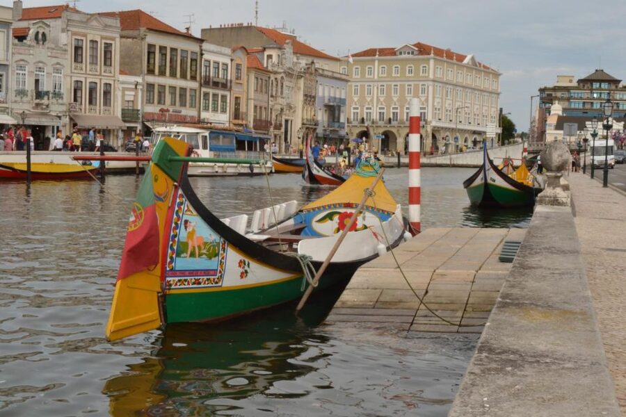 From Porto: Aveiro Half-Day Tour with 1-Hour Cruise - Leaving Porto near São Bento Station