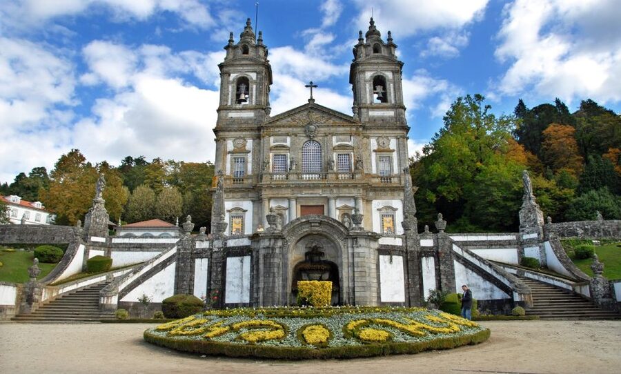 From Porto: Braga and Guimarães Full-Day Trip with Lunch - A generous Minho lunch with Vinho Verde