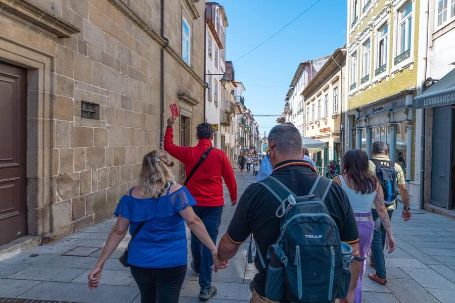 From Porto: Braga and Guimarães Small Group Tour - Finding lunch between the morning and afternoon visits