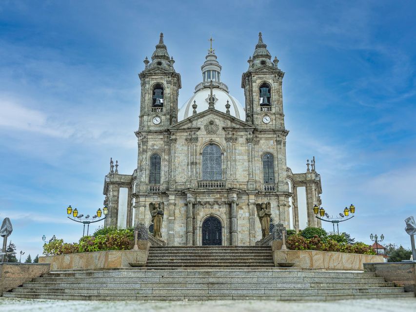 From Porto: Braga & Guimarães full day experience with lunch - Portuguese lunch and regional Vinho Verde