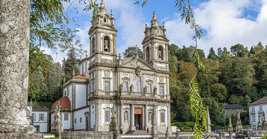 From Porto: Braga & Guimarães full day experience with lunch - What the $188 price includes