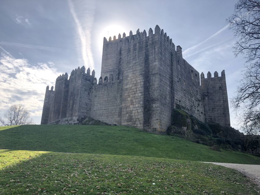 From Porto: Braga & Guimarães with Lunch Small Group Tour - A 90-minute Portuguese lunch with Vinho Verde