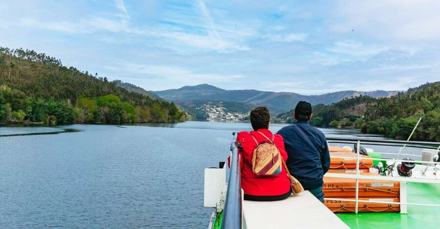 From Porto: Douro River Cruise to Régua with Lunch - Breakfast, lunch, and the value of the fare