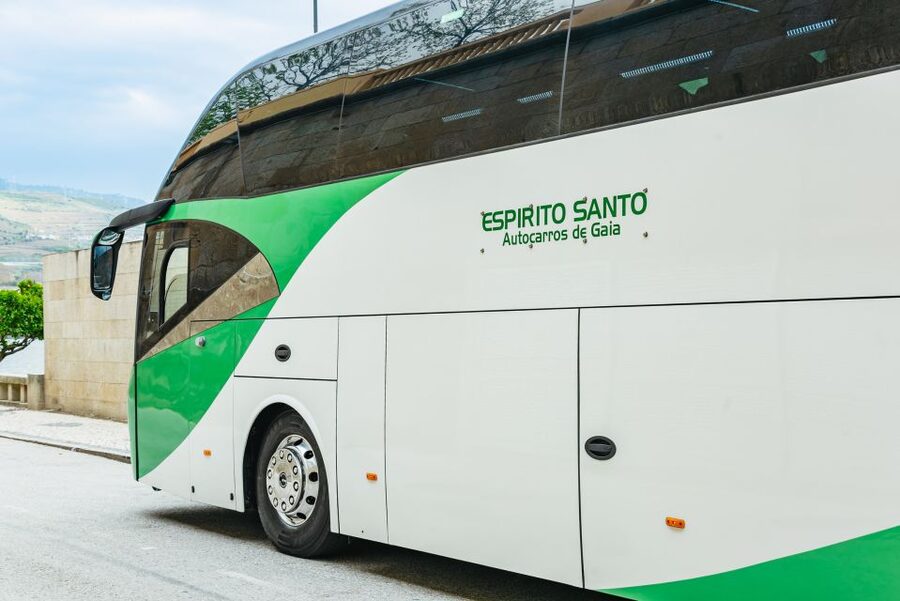 From Porto: Douro River Cruise to Régua with Lunch - The Douro Valley changes as you sail east