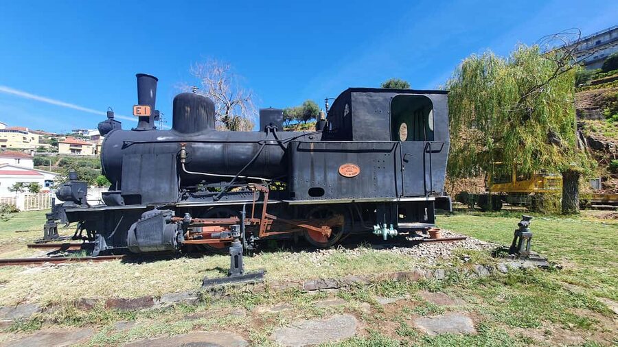 From Porto Douro Valley Tour with Train and Vinho Verde - Comfort, pace, and who should book