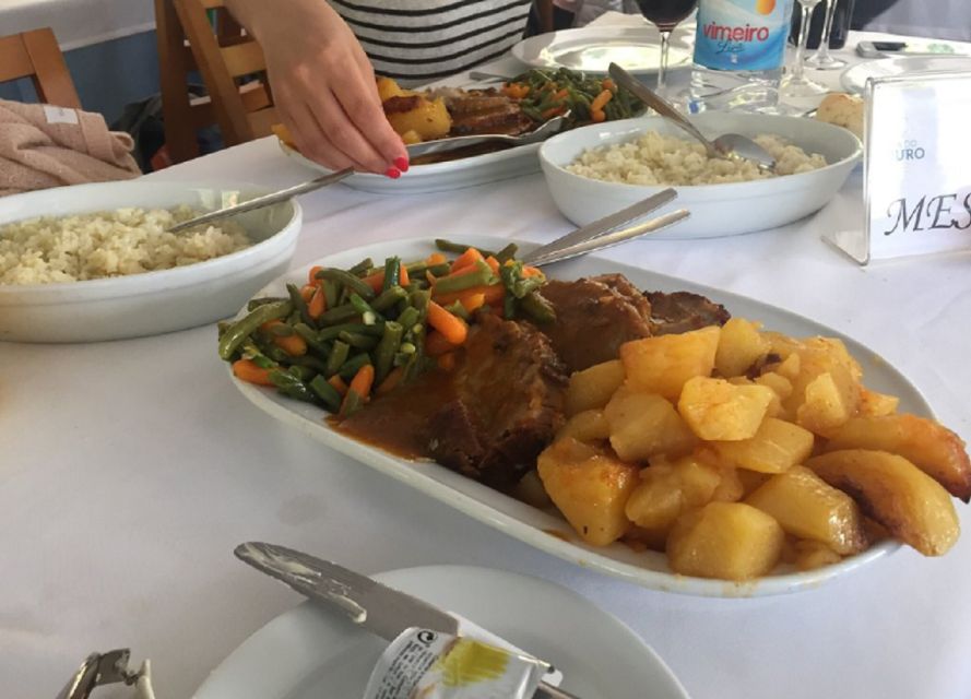 From Porto: Régua to Porto River Cruise with Lunch on Board - What the views are like from the boat