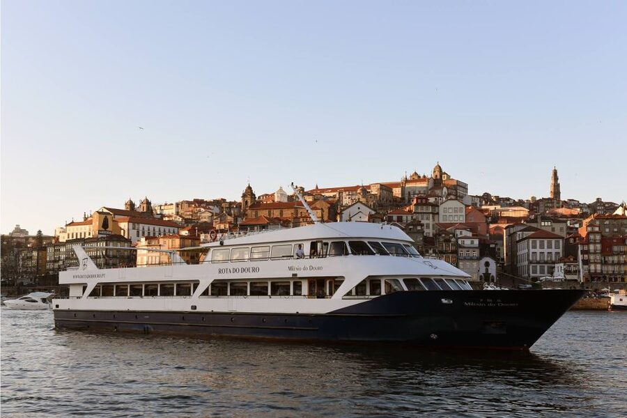 From Porto: Régua to Porto River Cruise with Lunch on Board - Arriving back in Porto