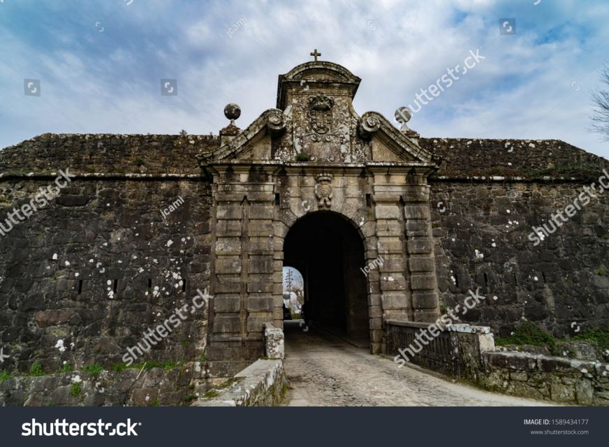 From Porto: Santiago de Compostela Full Day Tour - Santiago Cathedral and the Pilgrim Mass