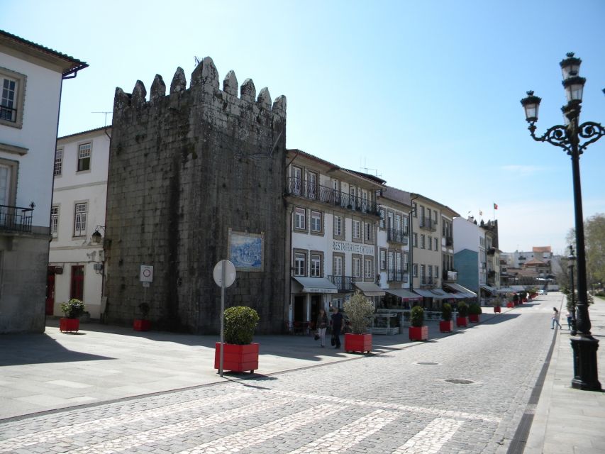From Porto: Viana Castelo and Ponte Lima Private Tour - Two Hours in Viana do Castelo’s Old Center