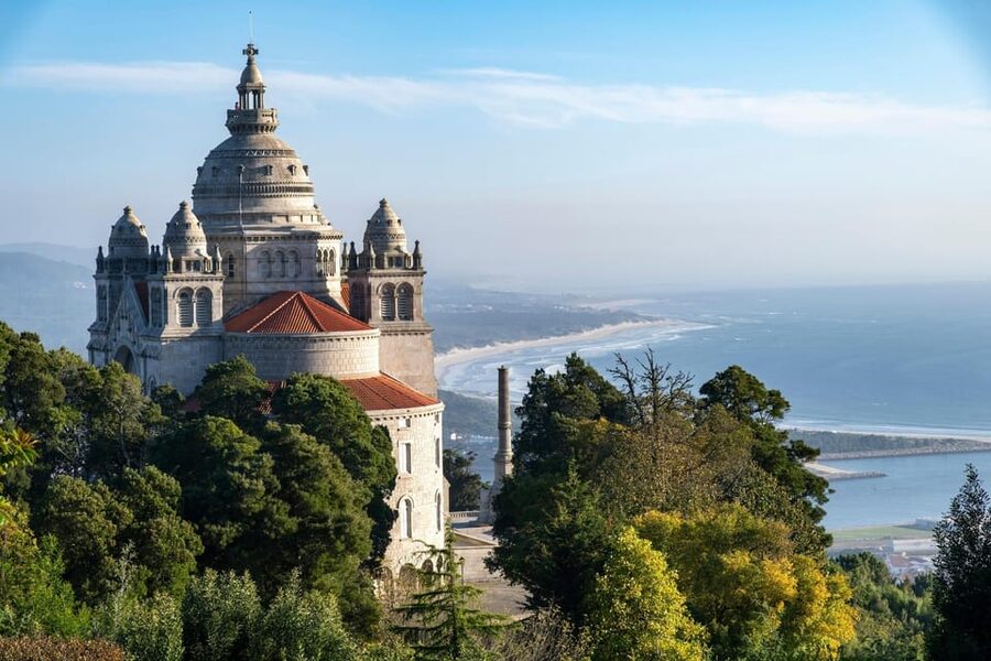 From Porto: Viana do Castelo, Braga and Guimarães Day Tour - Five northern Portugal highlights from one Porto departure