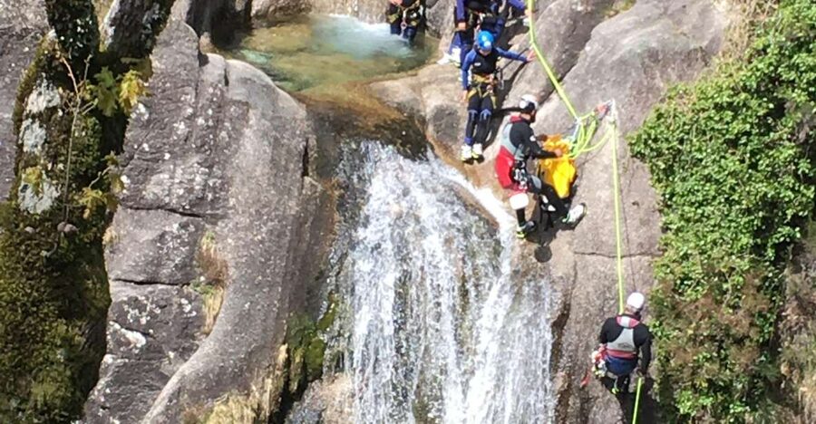 Gerês National Park Waterfalls and wolf village in 4x4 - Key points at a glance