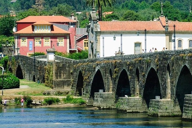 Green Wine Ponte Lima Region-Small Group tour-Lunch,Wine Tastings - Santo Ovidio Viewpoint and the Vinho Verde country