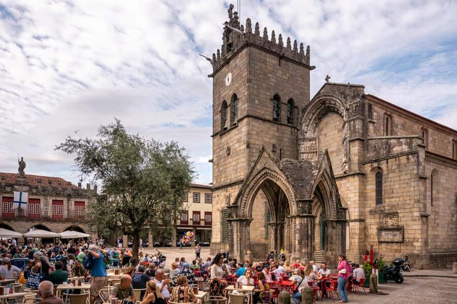 Guimarães: Flexible Walking Tour in Historic Center - Key points at a glance