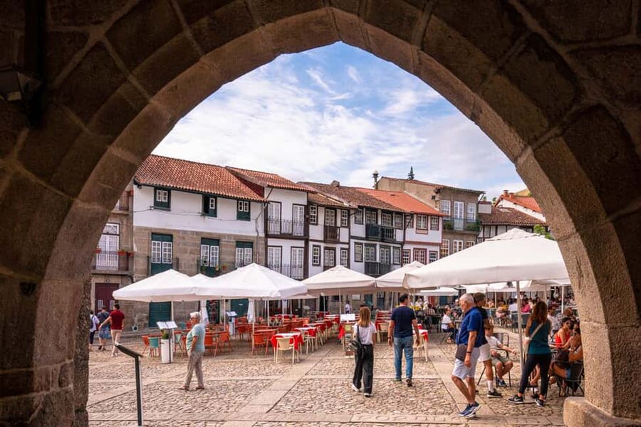 Guimarães: Flexible Walking Tour in Historic Center - Why this Walkbox tour works well in Guimarães