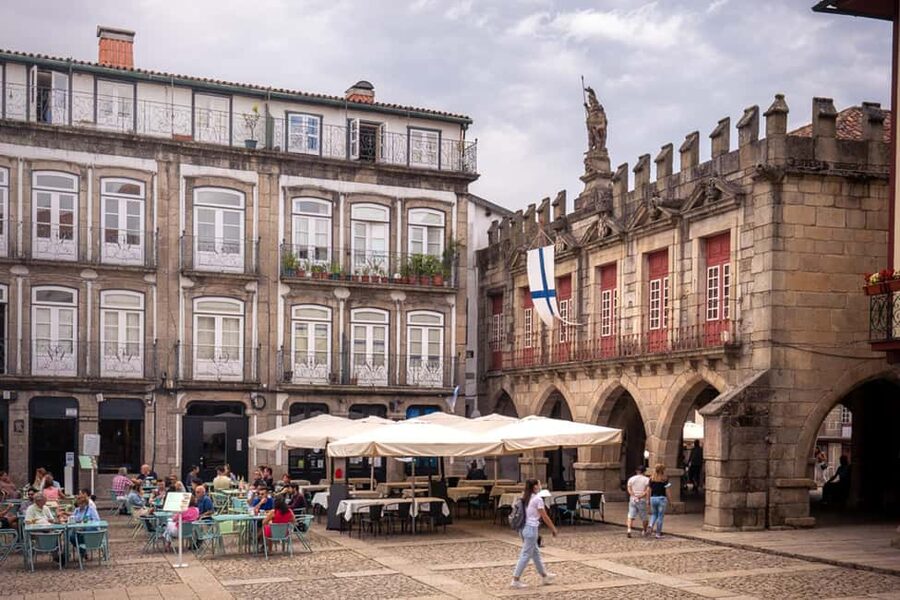 Guimarães: Flexible Walking Tour in Historic Center - Santa Maria Street and the medieval route into town