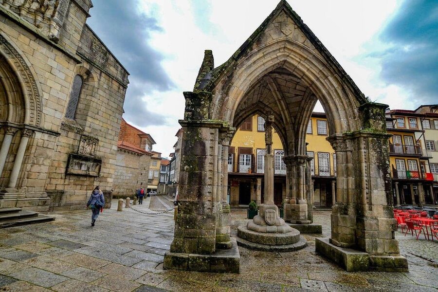 Guimaraes Local Tours ; Visit the Castle , Palace and City - Starting at Guimaraes Castle