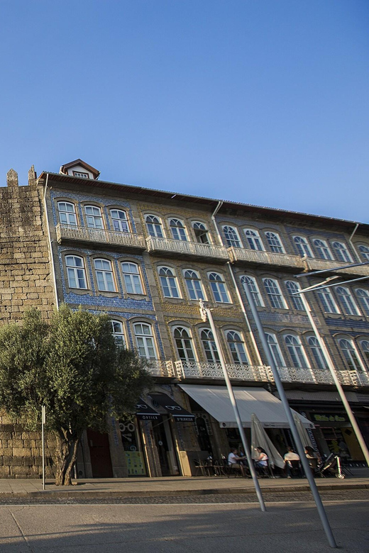 Guimaraes Local Tours ; Visit the Castle , Palace and City - Timing, walking, and comfort