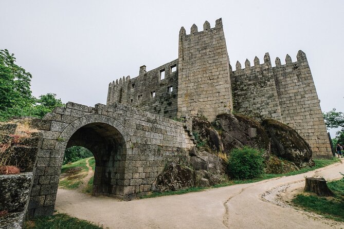 Guimarães Old Town Private Walking Tour - Coffee, pastry, and a slower moment