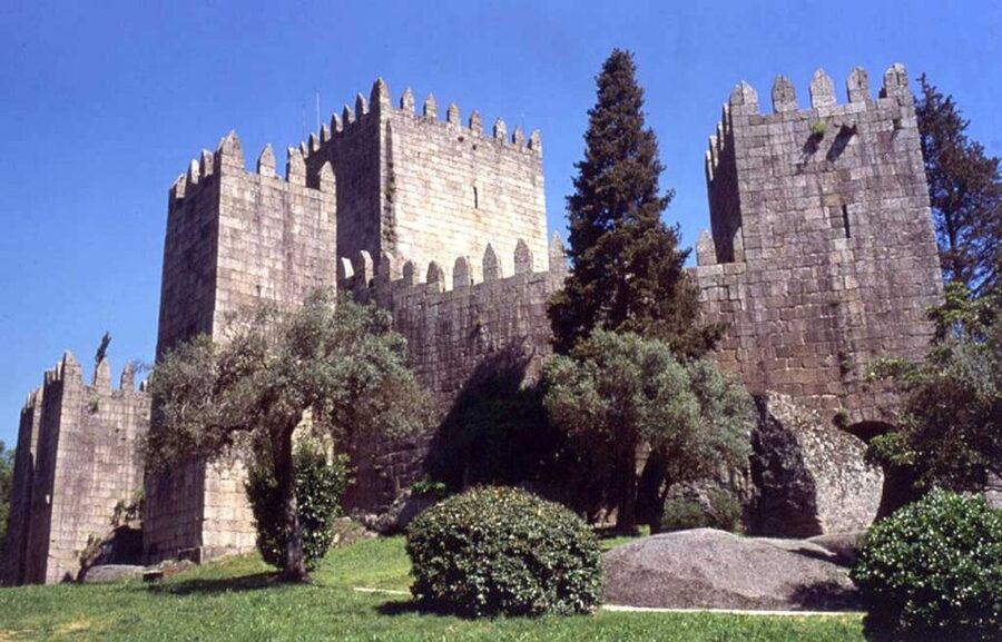 Guimarães Tour(4Hours): From Oporto;City Tour- Half Day Trip - The journey from Porto and the pickup points