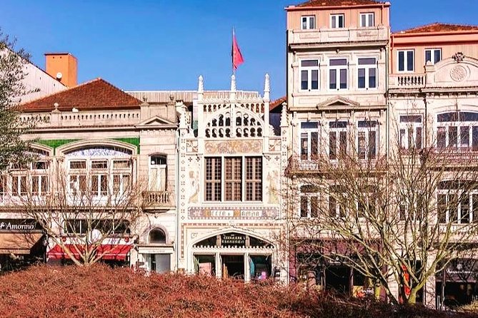 Half-day small group tour of Porto city with wine tasting - São Bento Station’s remarkable tile panels