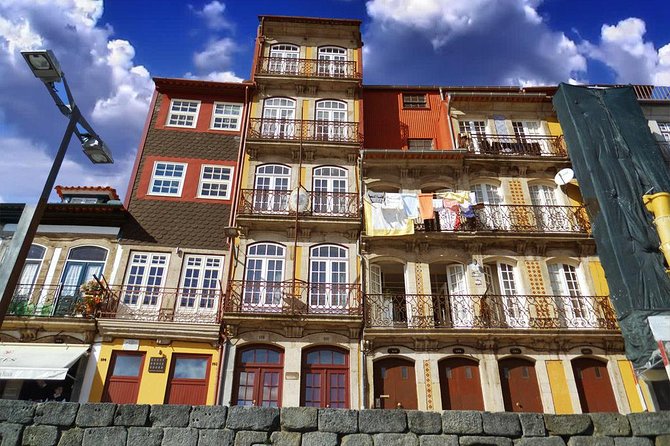 Half-day small group tour of Porto city with wine tasting - Porto Cathedral and the city’s upper slopes