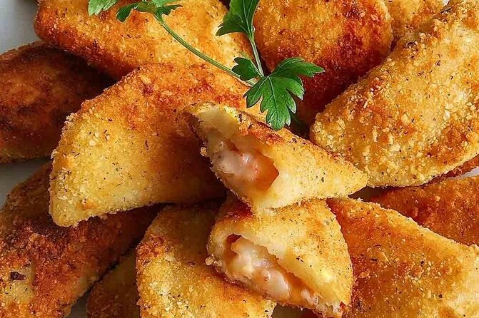 Half-Day Walking Tour Tasting Local Food in Porto - A meal that doubles as your first Porto orientation