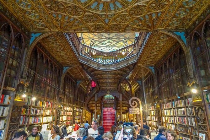 Harry Potter and Lello Bookshop Tour : Highlights and Hidden Gems - A local snack and time with your guide